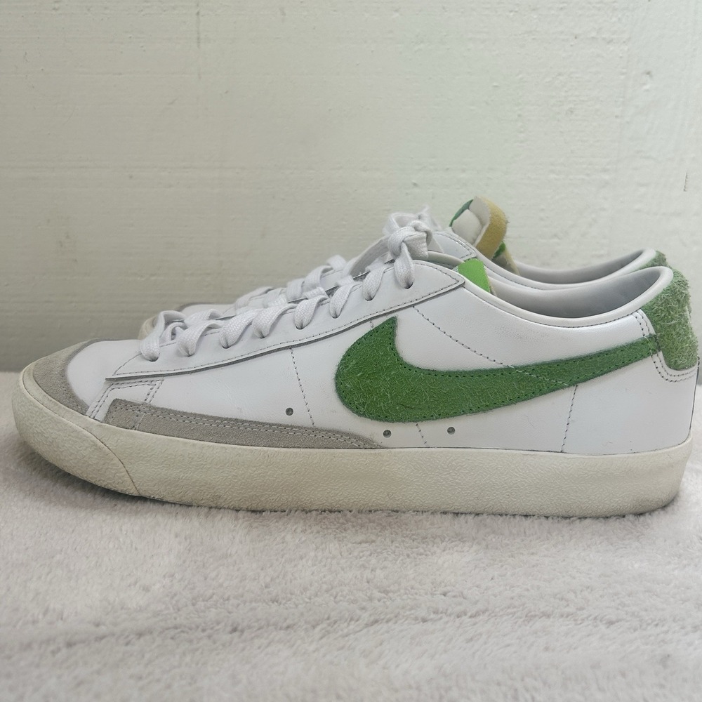 Nike Blazer '77 Vintage Low Soccer 10.5 White Green Sports OG DJ6193-100 EUC